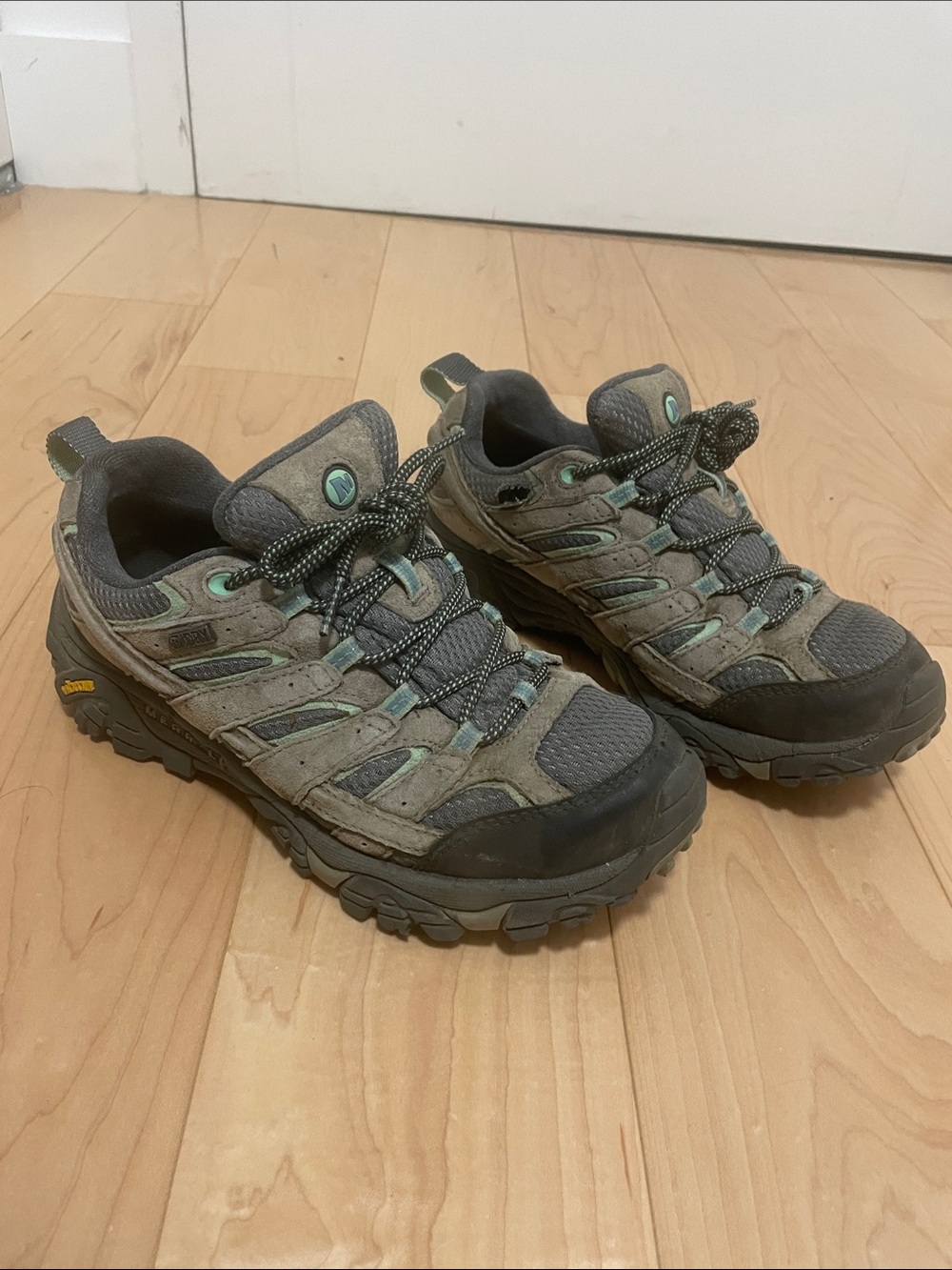 Women’s Merrell Moab 2 Trail Low-Top Hiking Shoes - Gray with Mint Accents